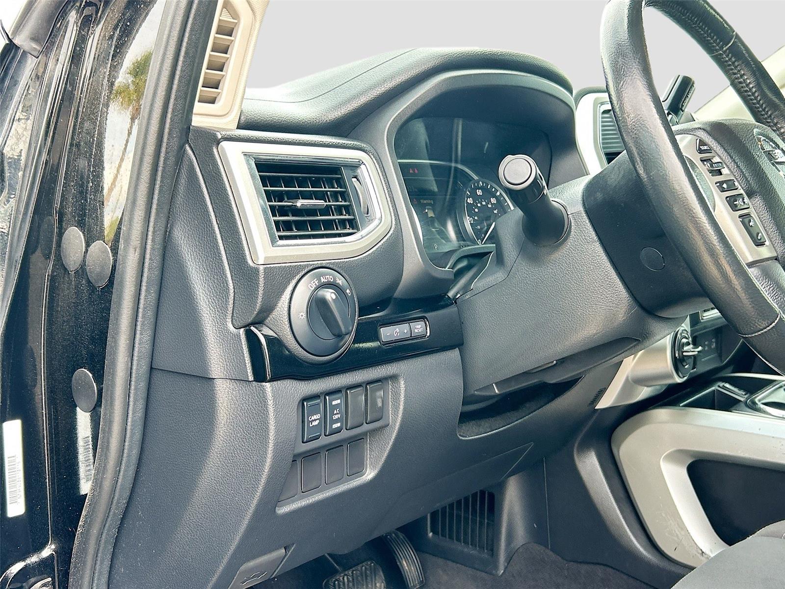 2021 Nissan Titan SV