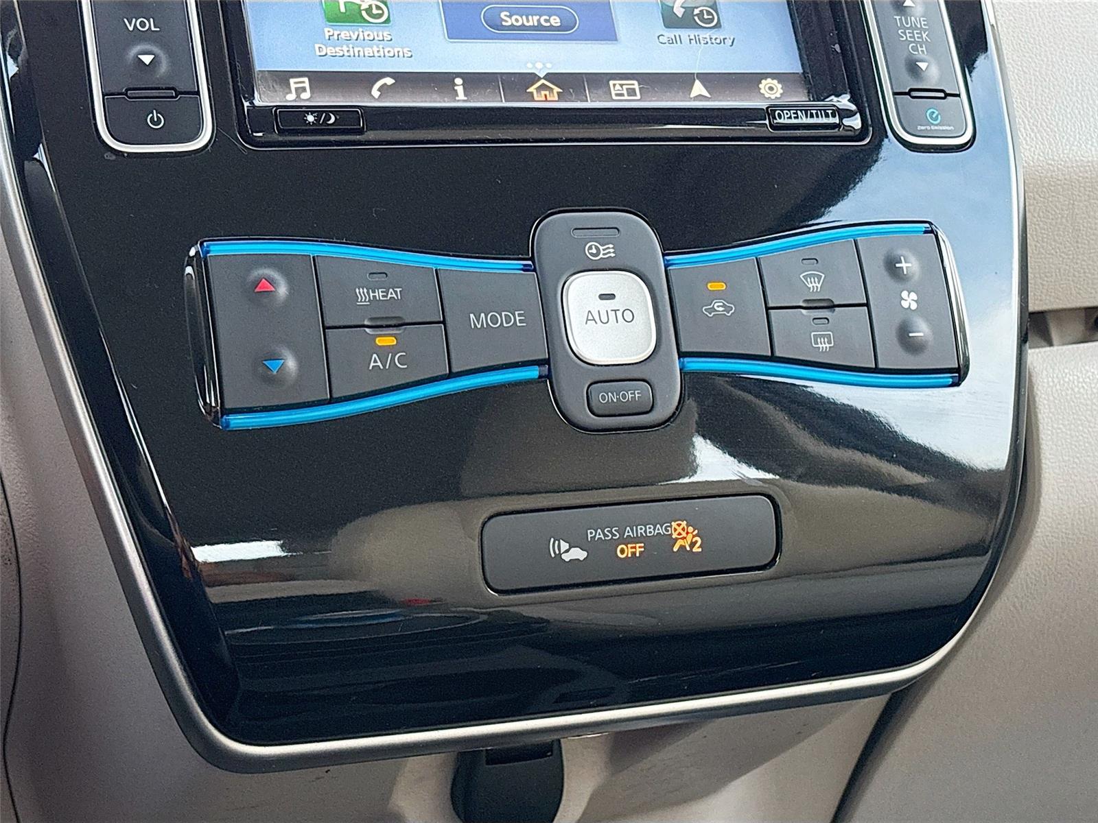 2016 Nissan LEAF SV