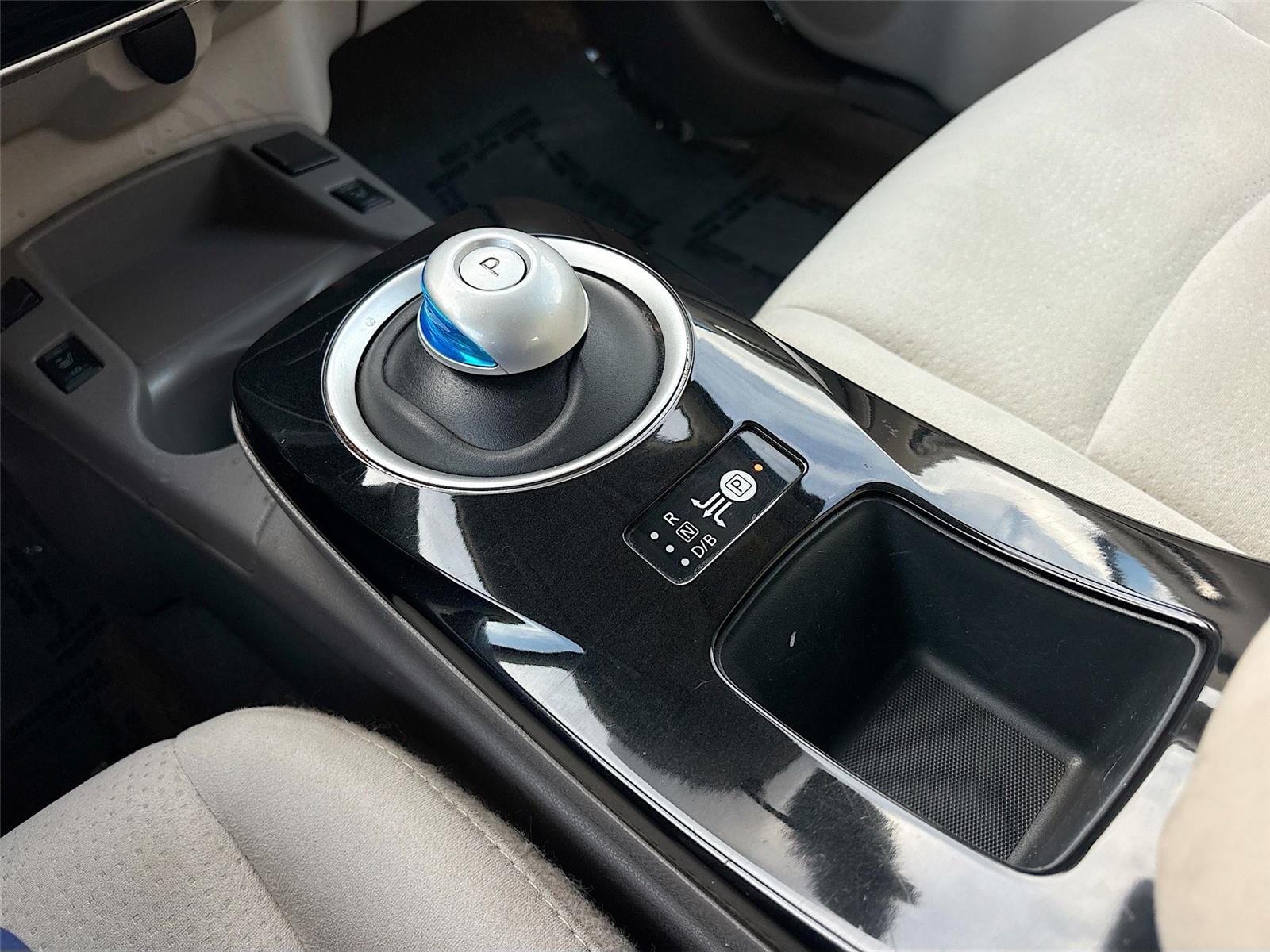 2016 Nissan LEAF SV