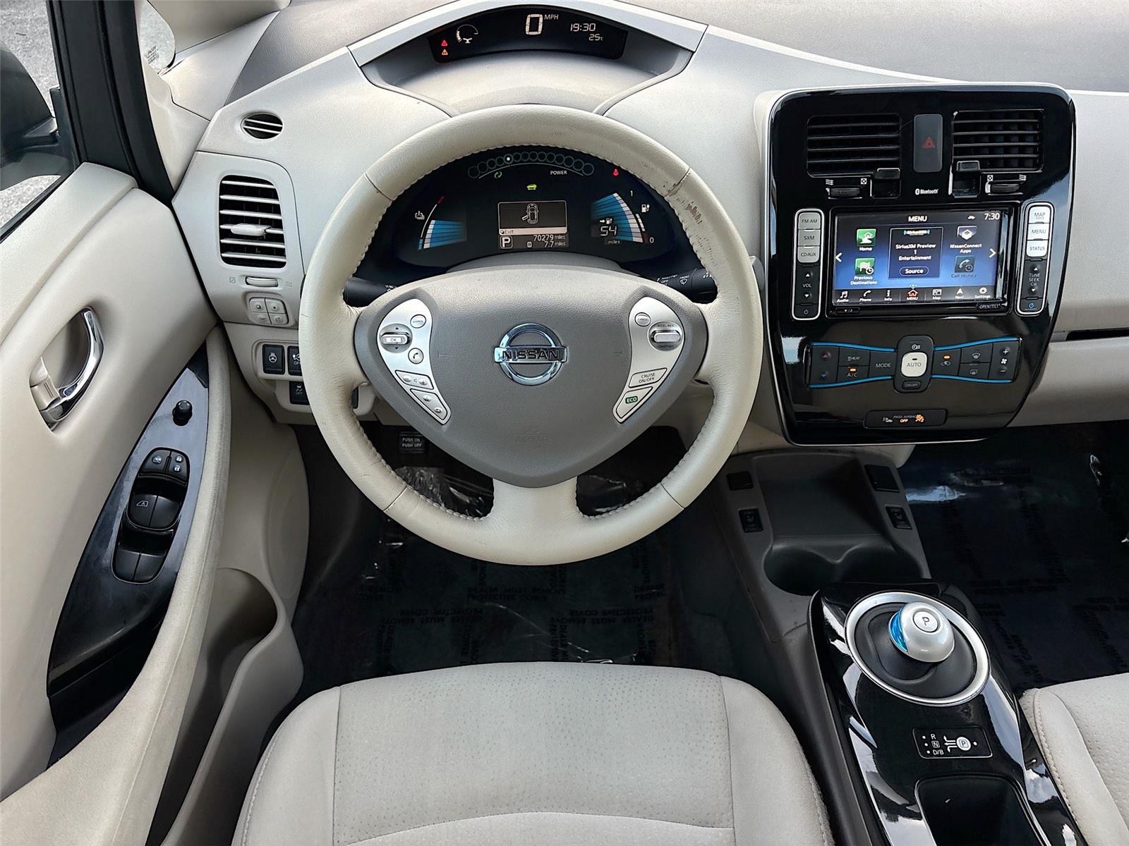 2016 Nissan LEAF SV