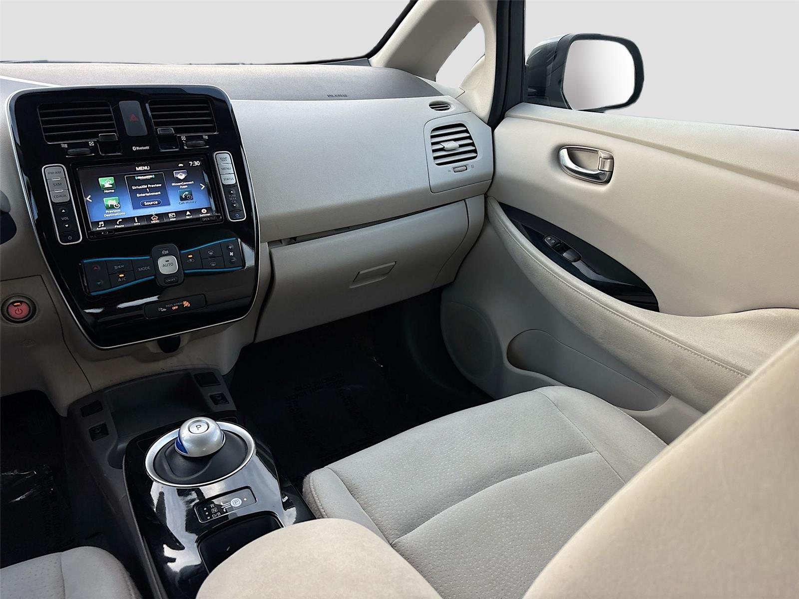 2016 Nissan LEAF SV