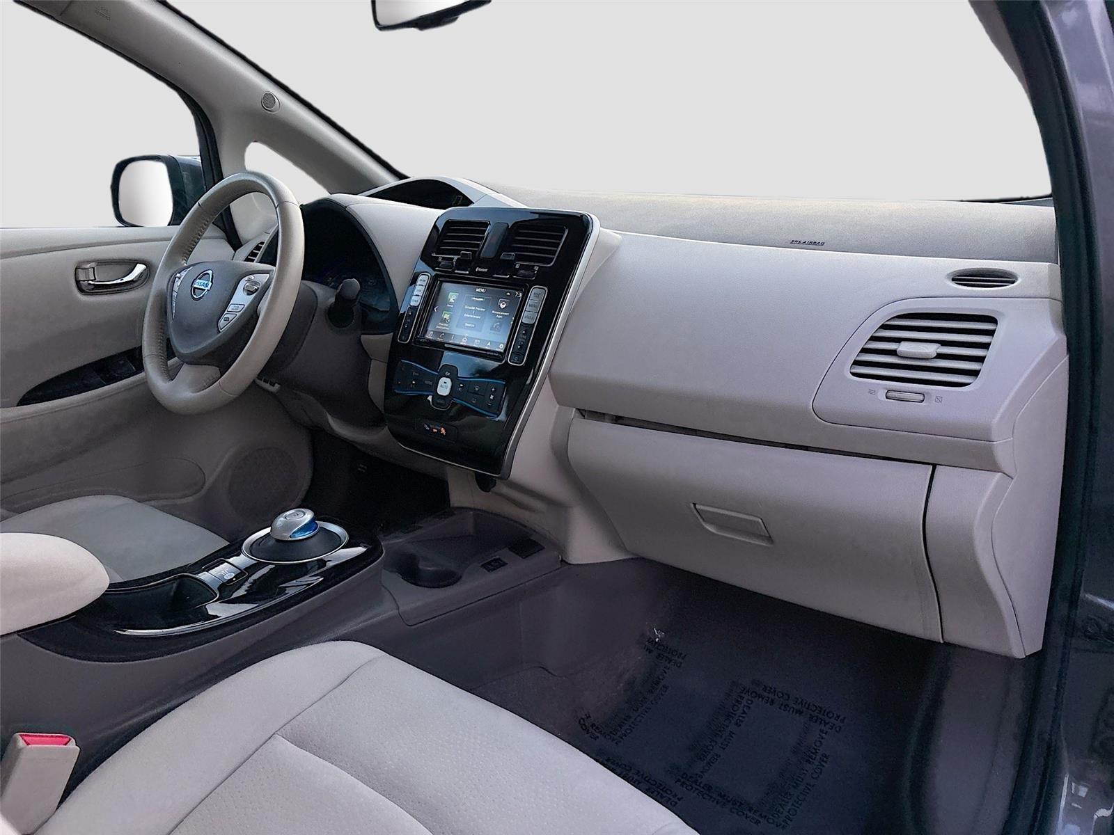 2016 Nissan LEAF SV