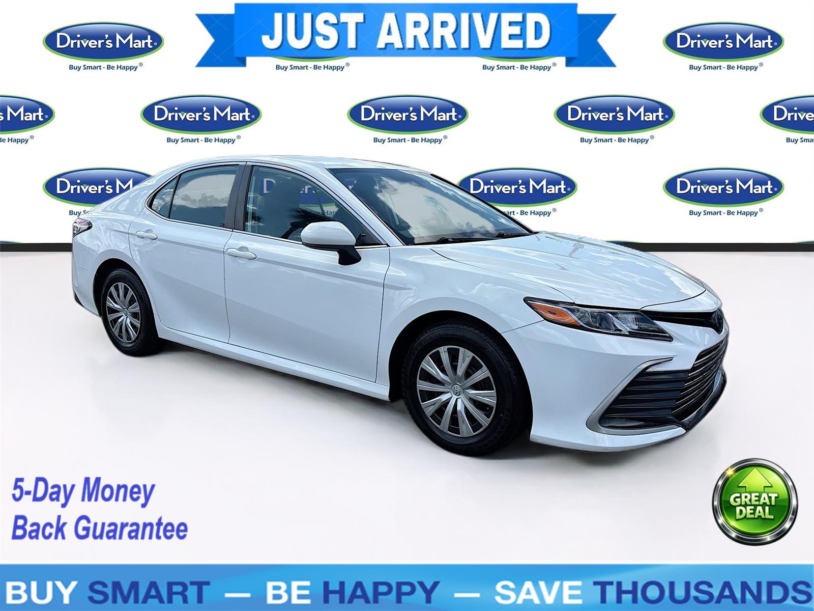 2022 Toyota Camry Hybrid LE