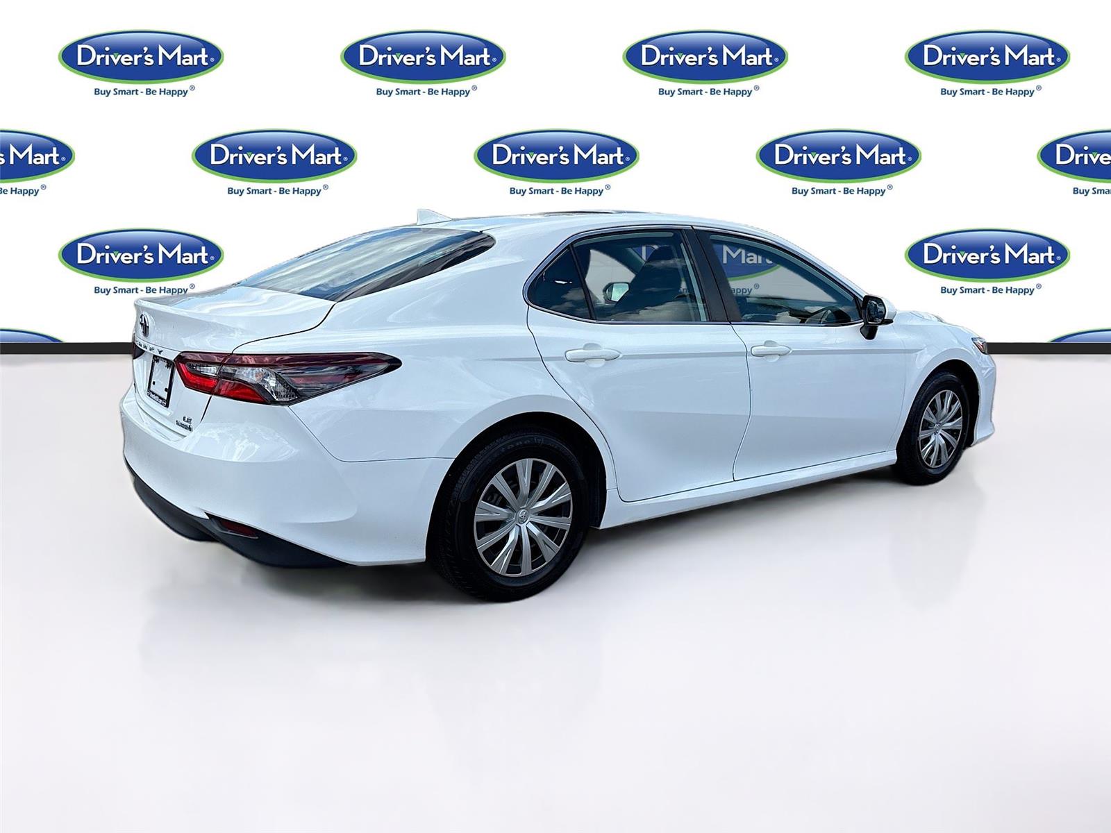 2022 Toyota Camry Hybrid LE