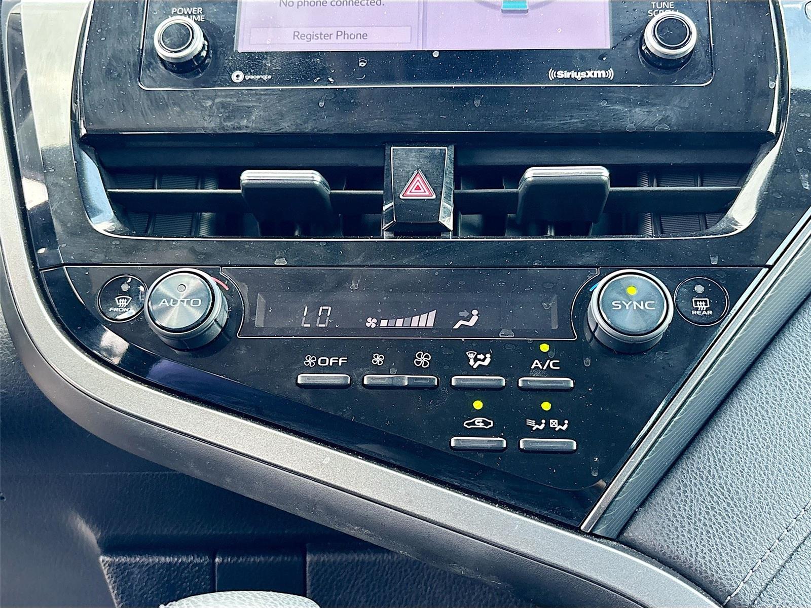 2022 Toyota Camry Hybrid LE