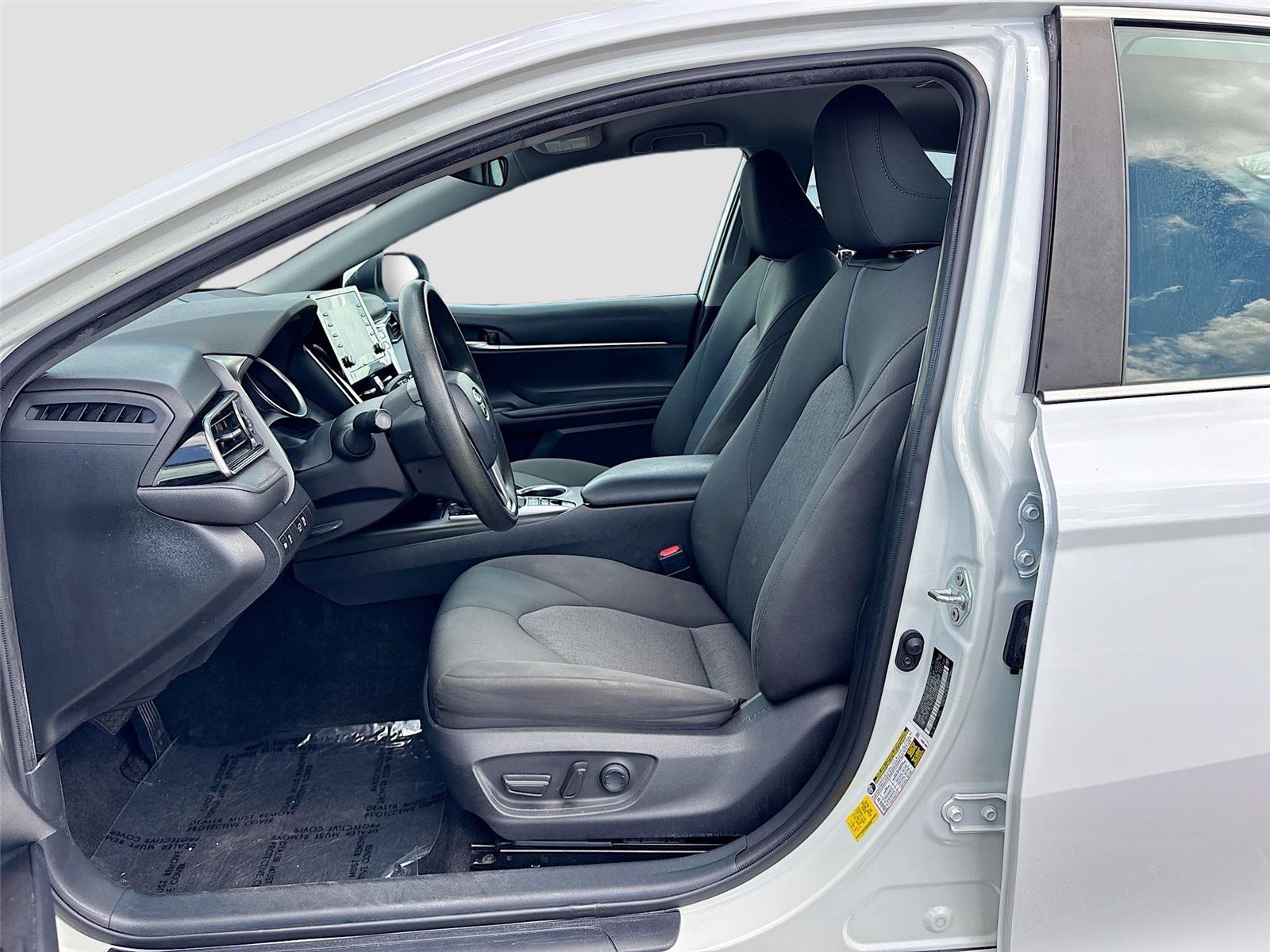 2022 Toyota Camry Hybrid LE