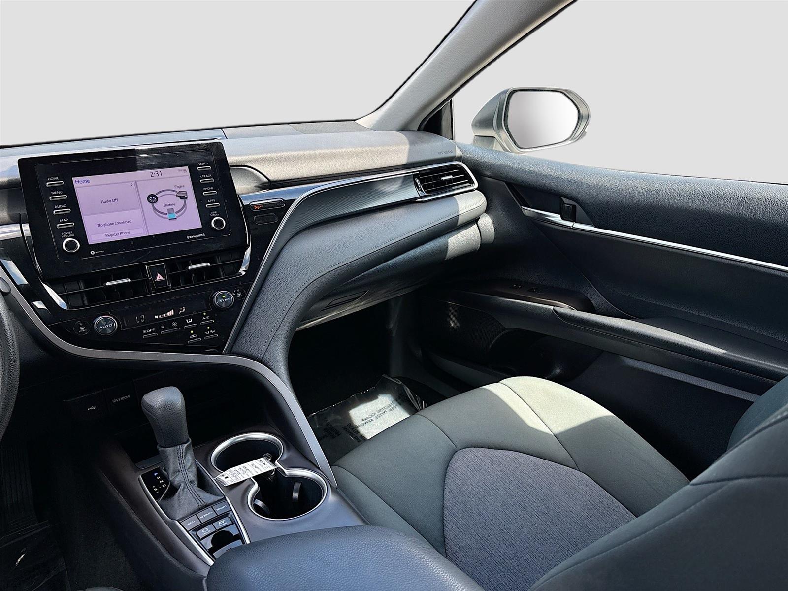 2022 Toyota Camry Hybrid LE