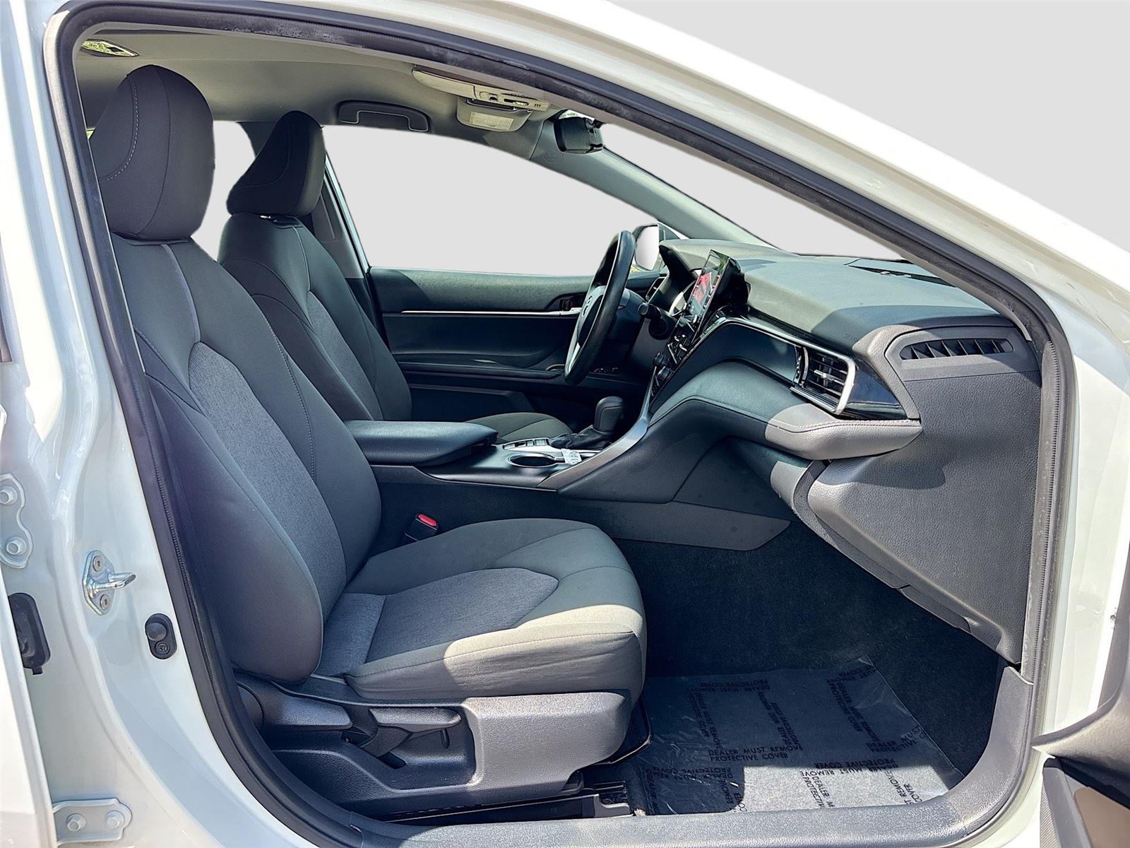2022 Toyota Camry Hybrid LE