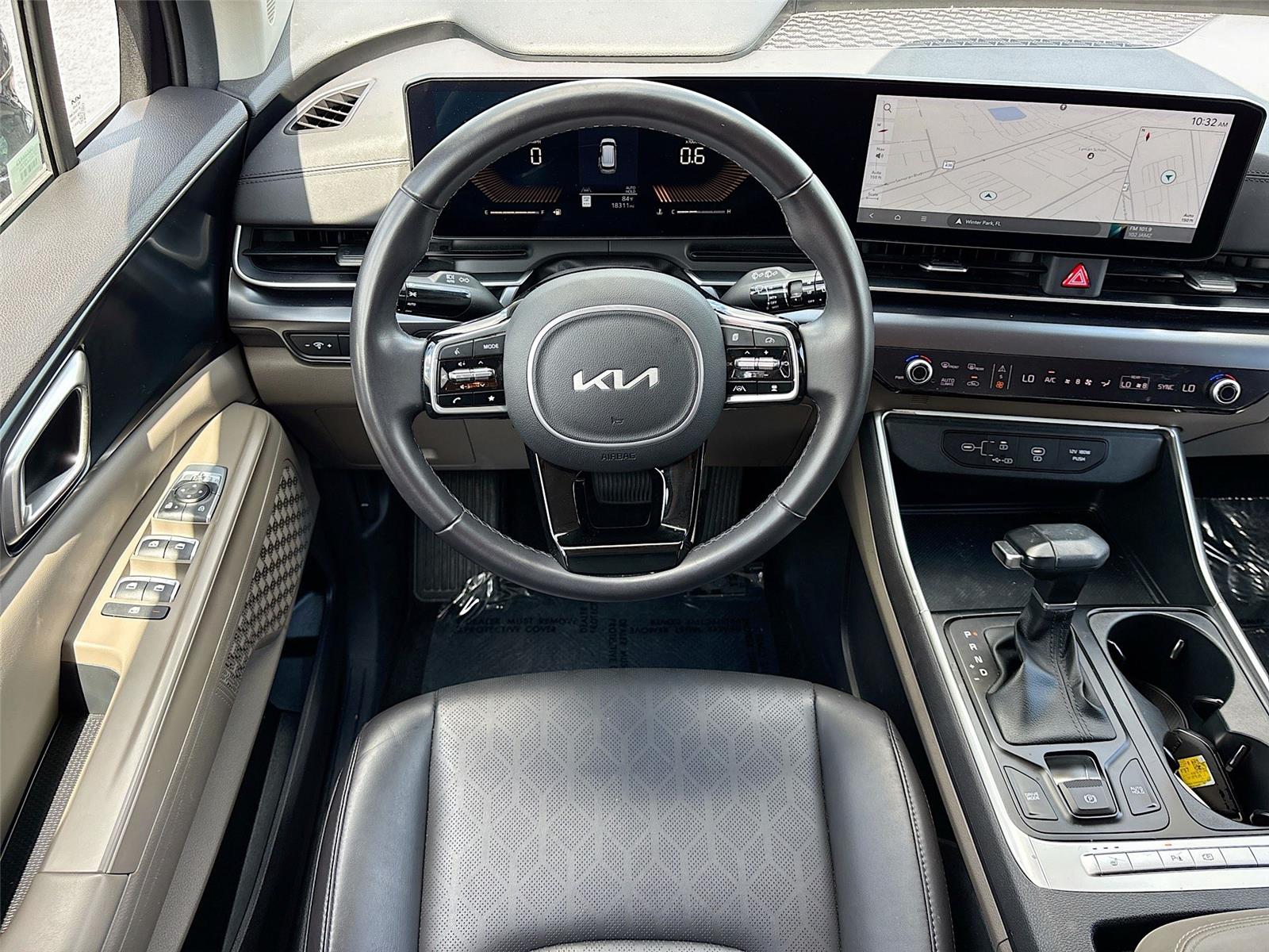 2025 Kia Carnival LXS
