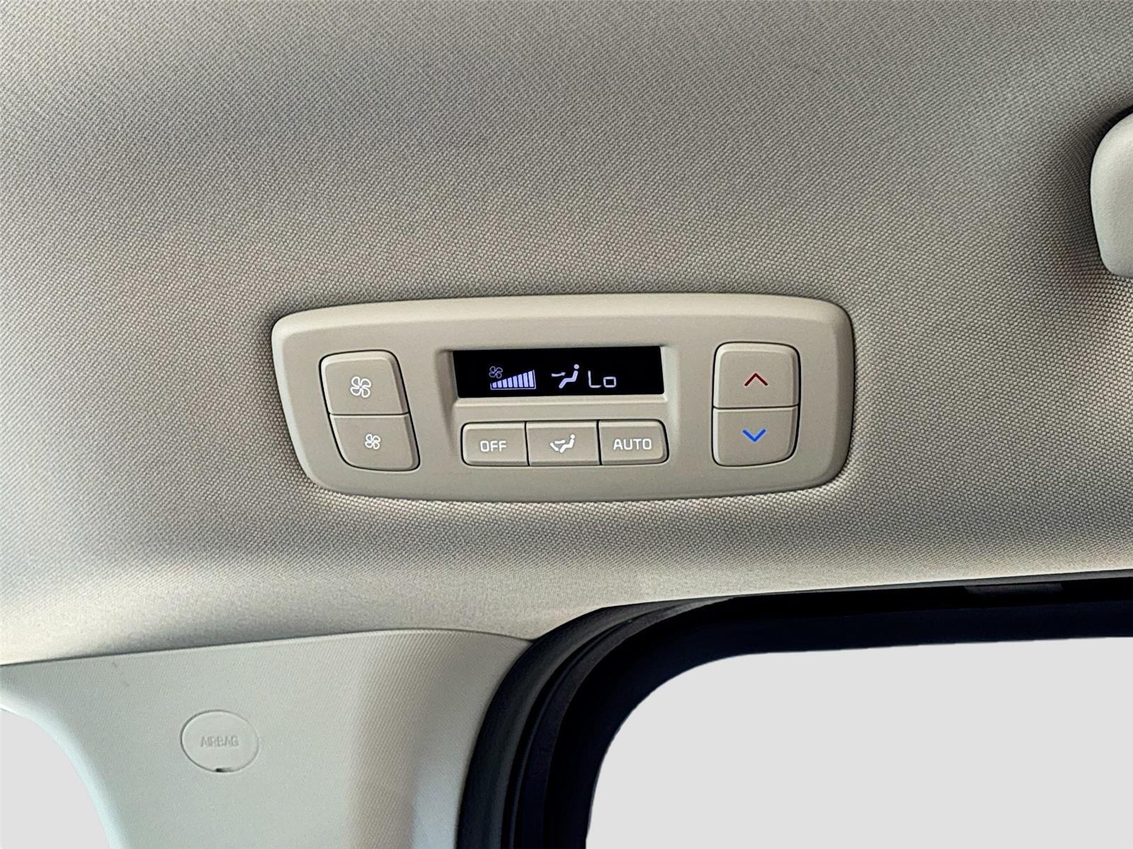 2025 Kia Carnival LXS