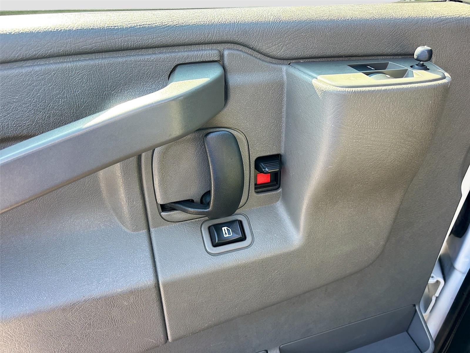 2020 Chevrolet Express Passenger LT