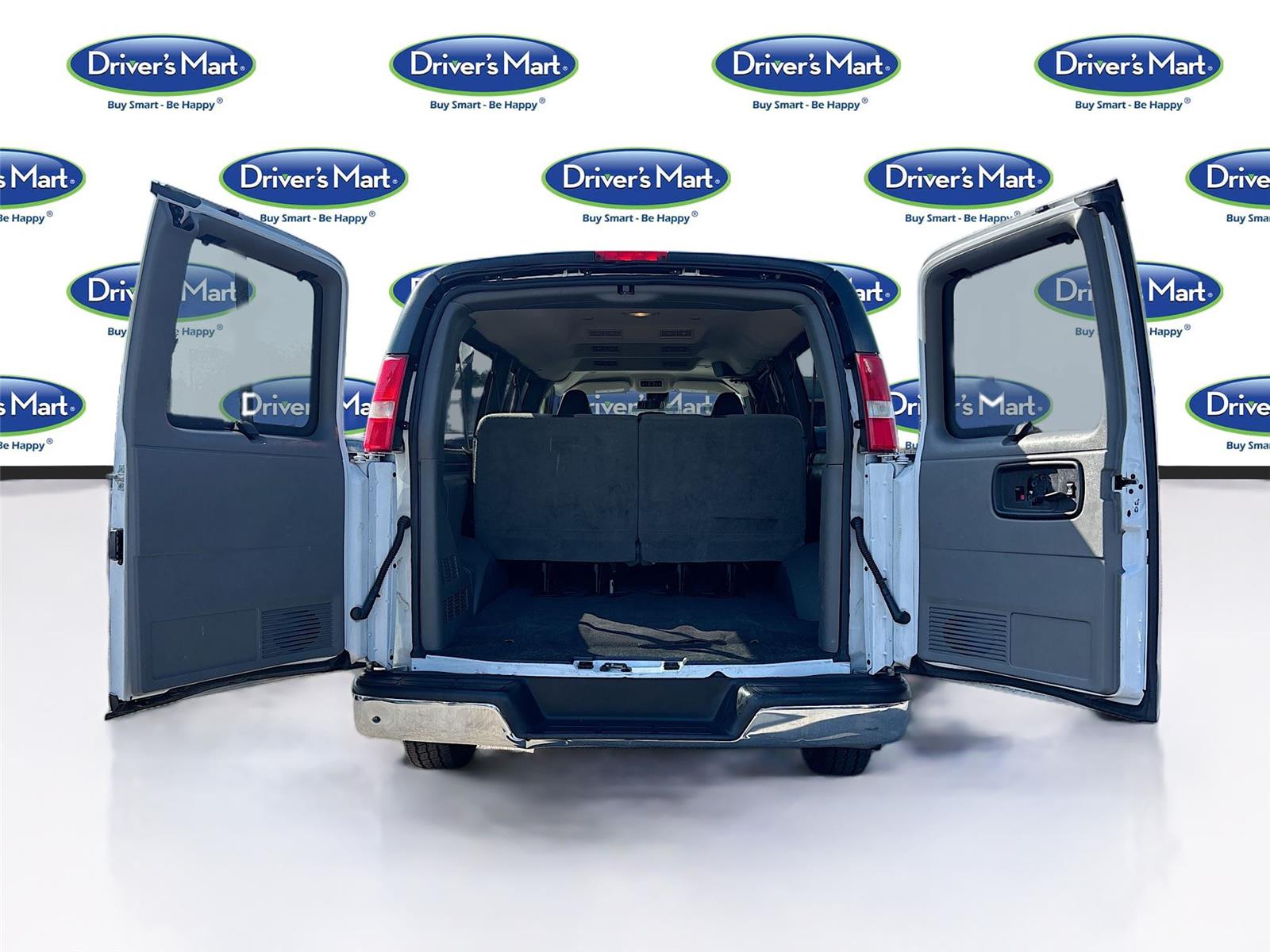 2020 Chevrolet Express Passenger LT