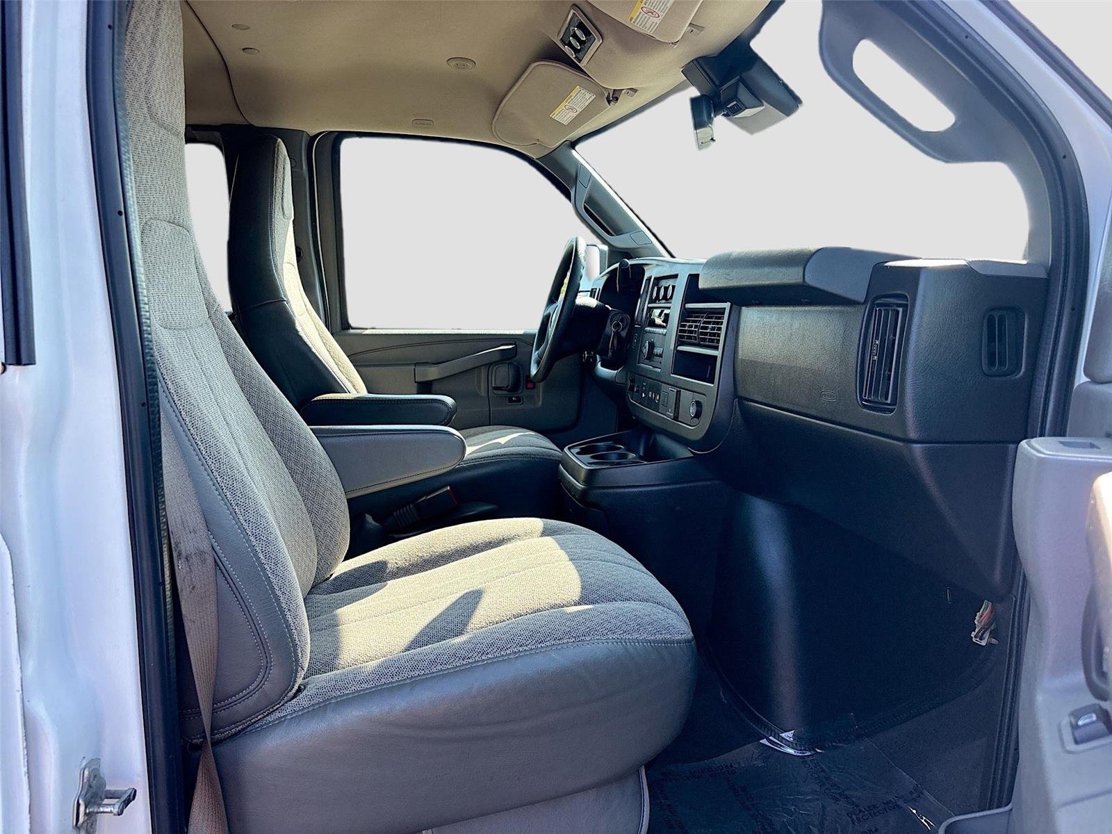 2020 Chevrolet Express Passenger LT