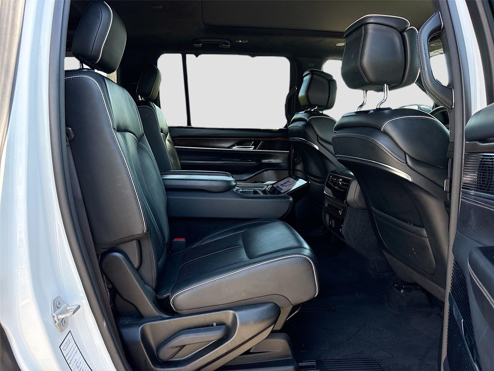 2023 Jeep Grand Wagoneer Series II