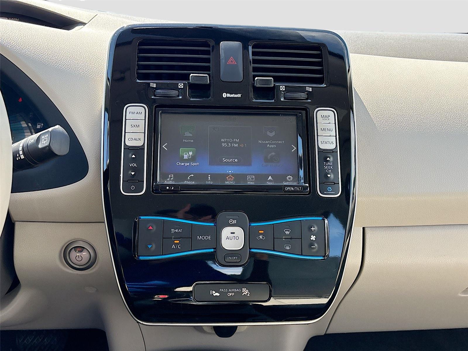 2016 Nissan LEAF SV