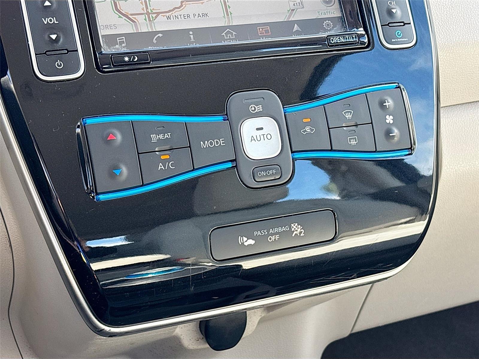 2016 Nissan LEAF SV