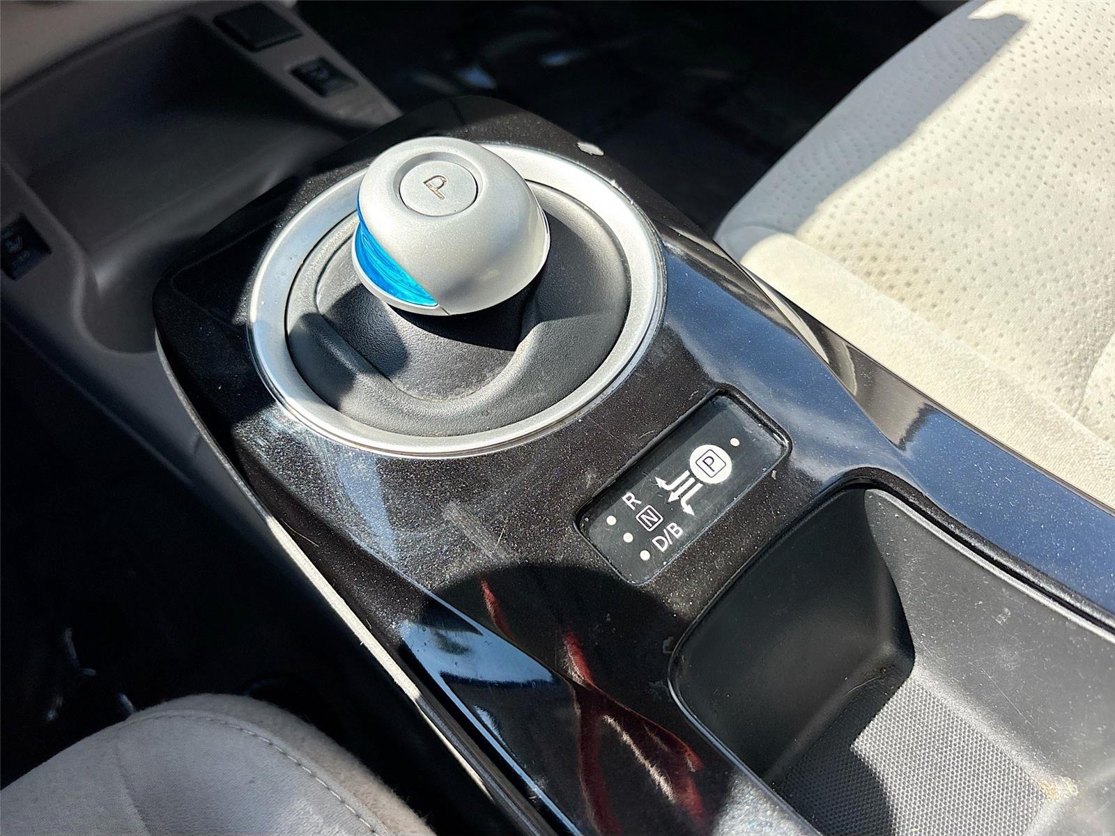 2016 Nissan LEAF SV
