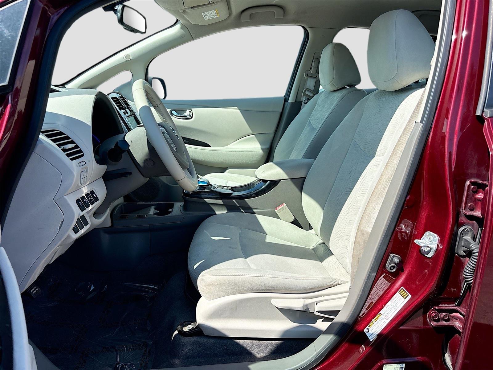 2016 Nissan LEAF SV