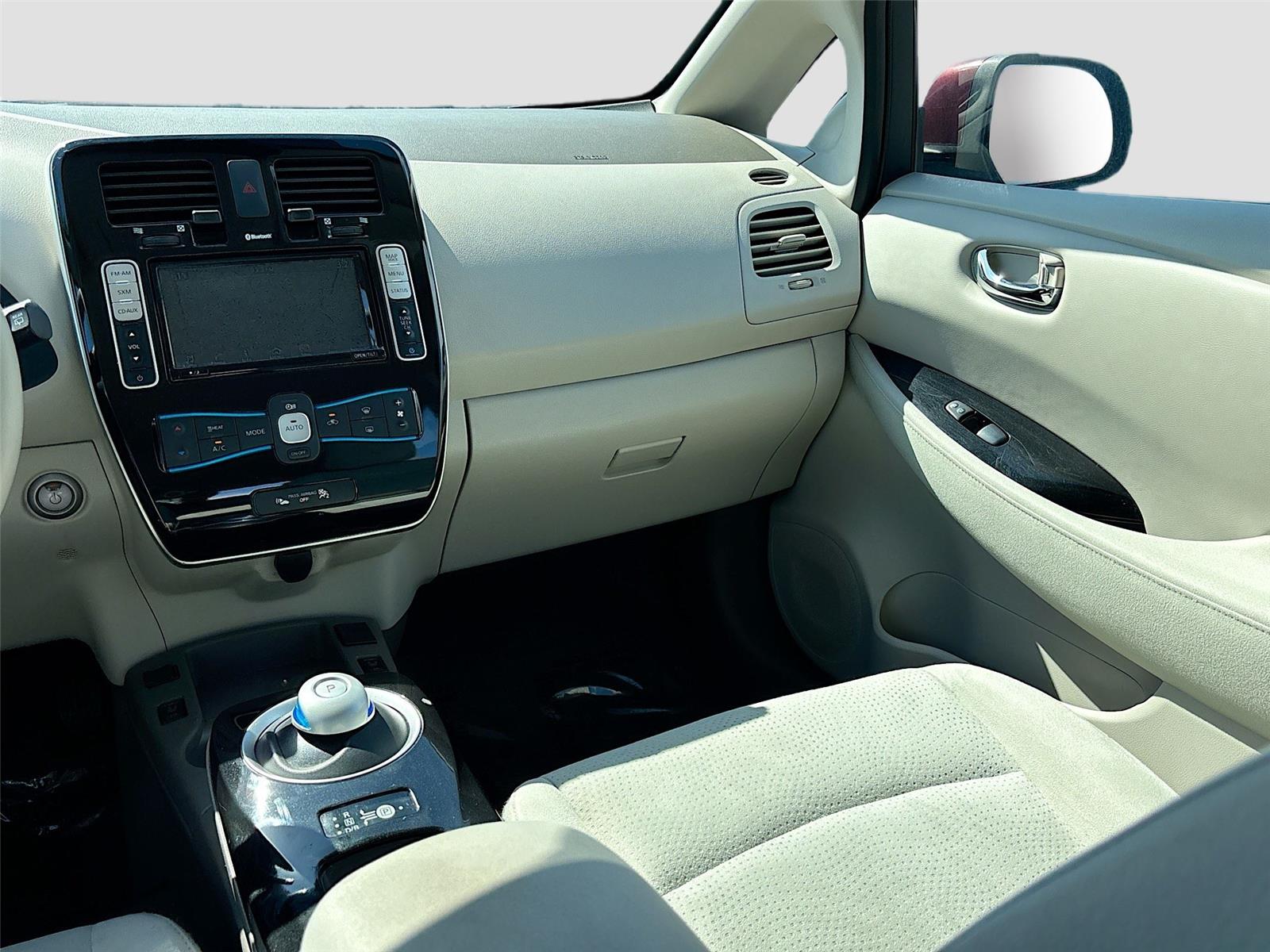 2016 Nissan LEAF SV