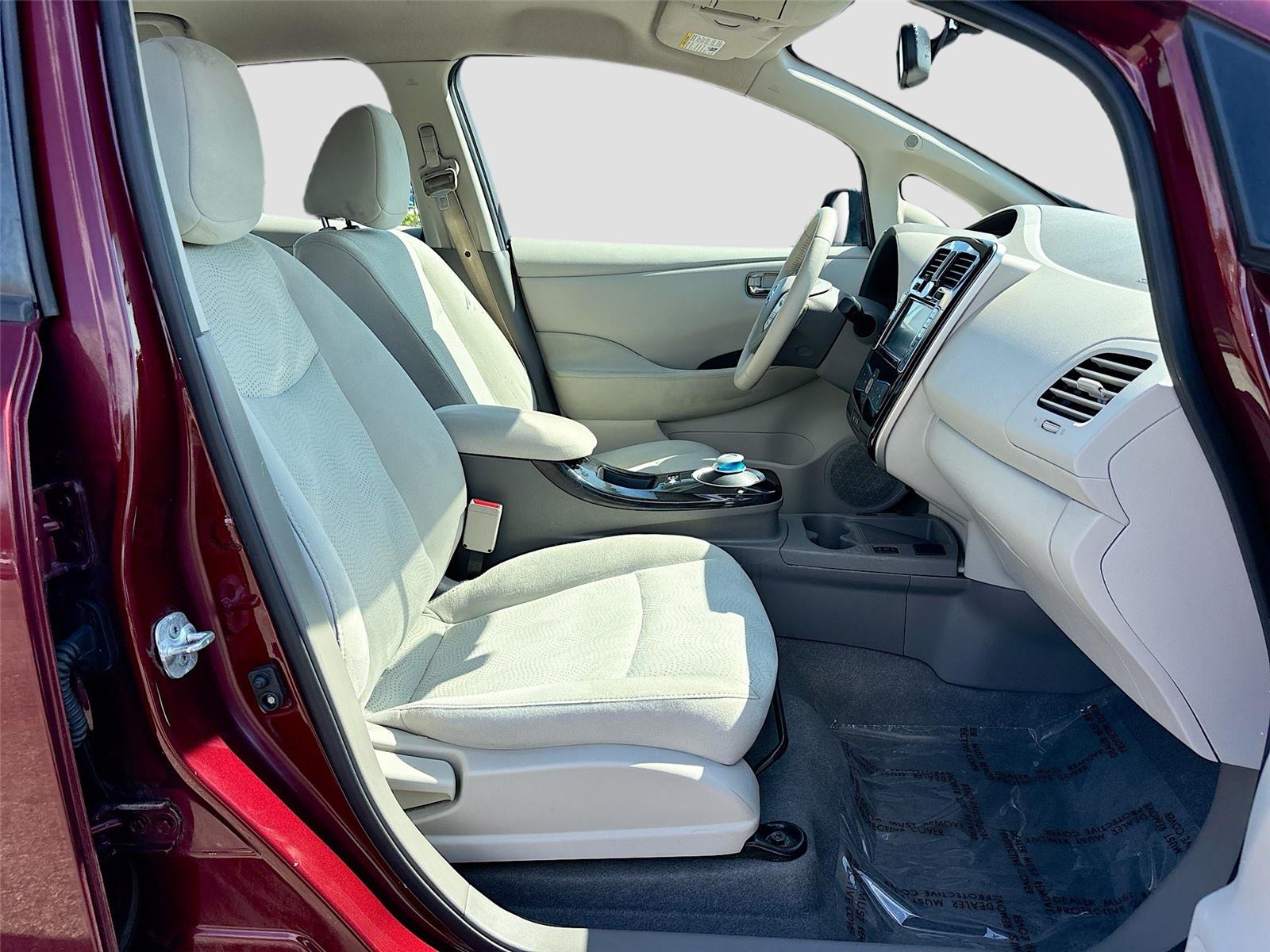 2016 Nissan LEAF SV