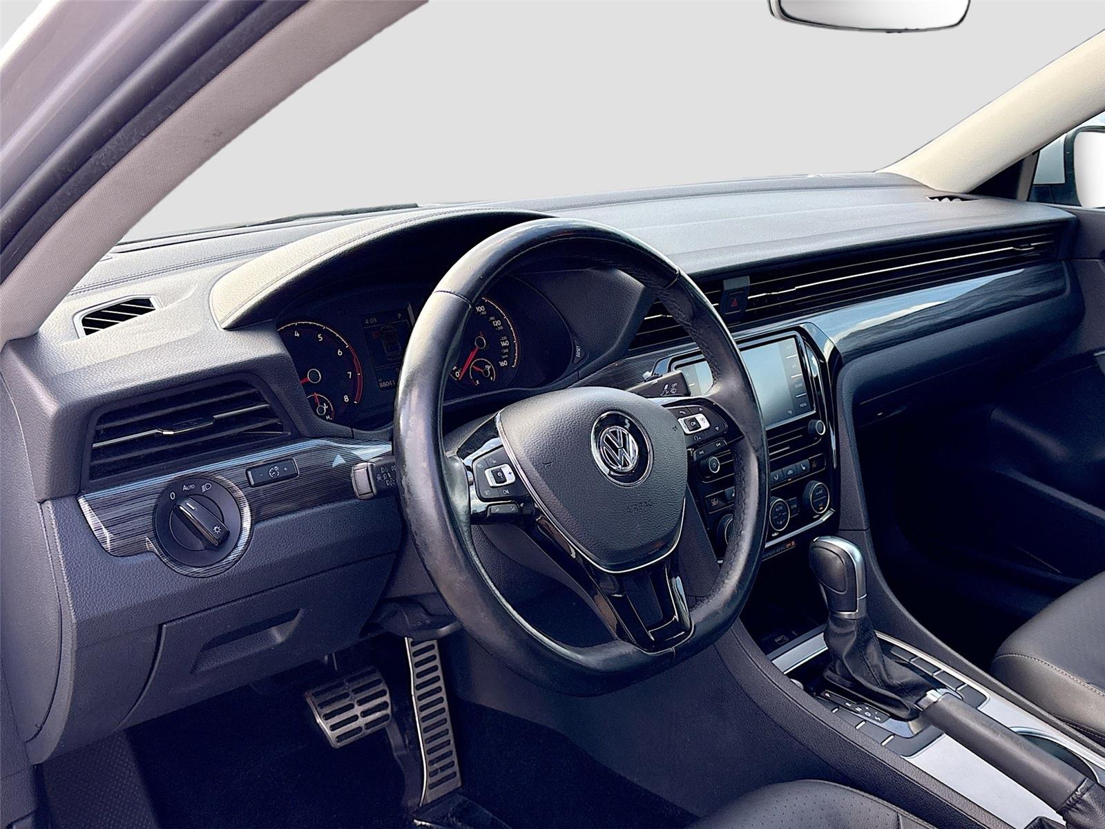 2020 Volkswagen Passat 2.0T R-Line