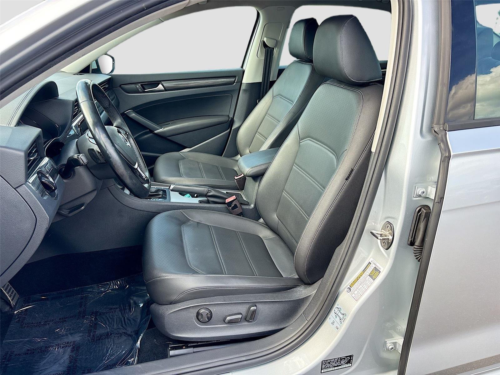 2020 Volkswagen Passat 2.0T R-Line