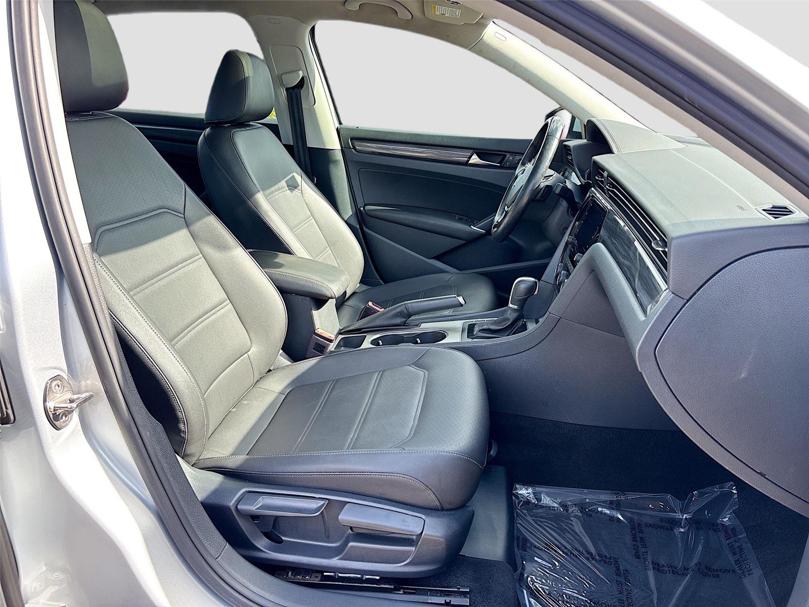 2020 Volkswagen Passat 2.0T R-Line