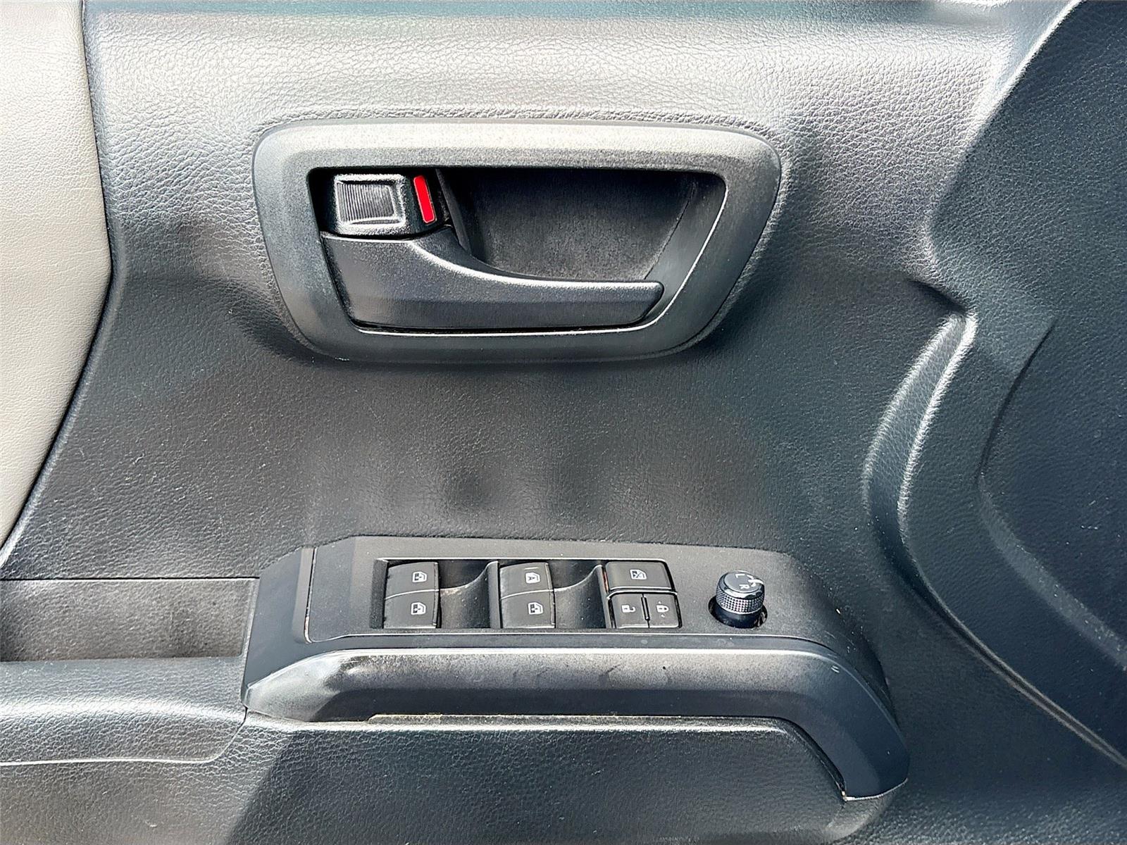 2019 Toyota Tacoma SR