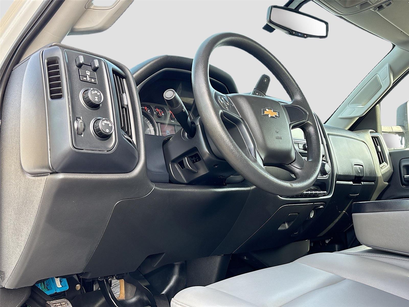 2022 Chevrolet Silverado 5500HD Work Truck