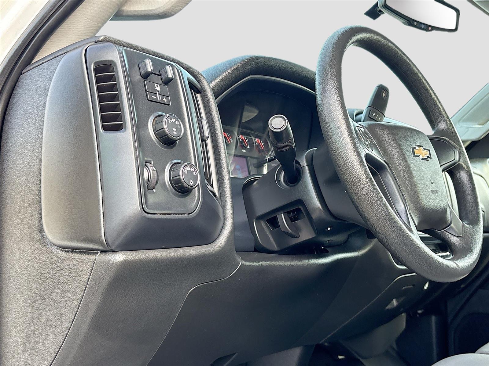 2022 Chevrolet Silverado 5500HD Work Truck