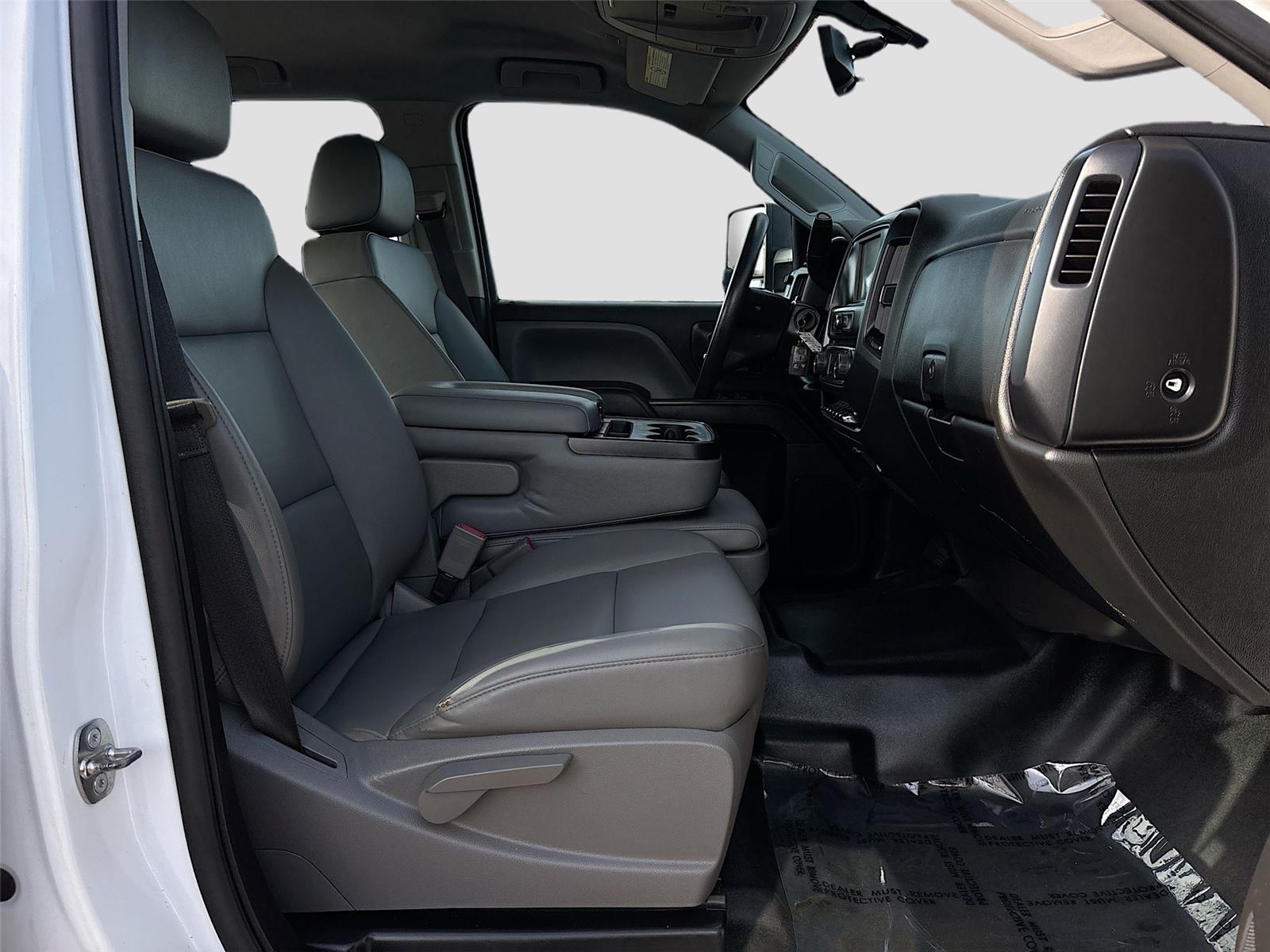 2022 Chevrolet Silverado 5500HD Work Truck