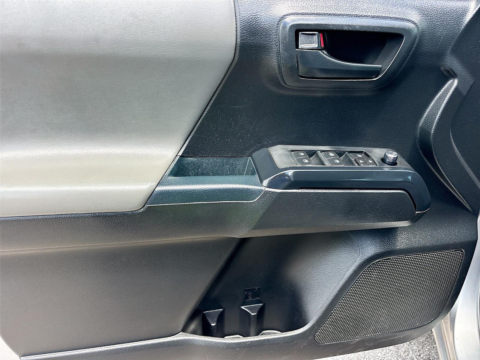 2017 Toyota Tacoma SR