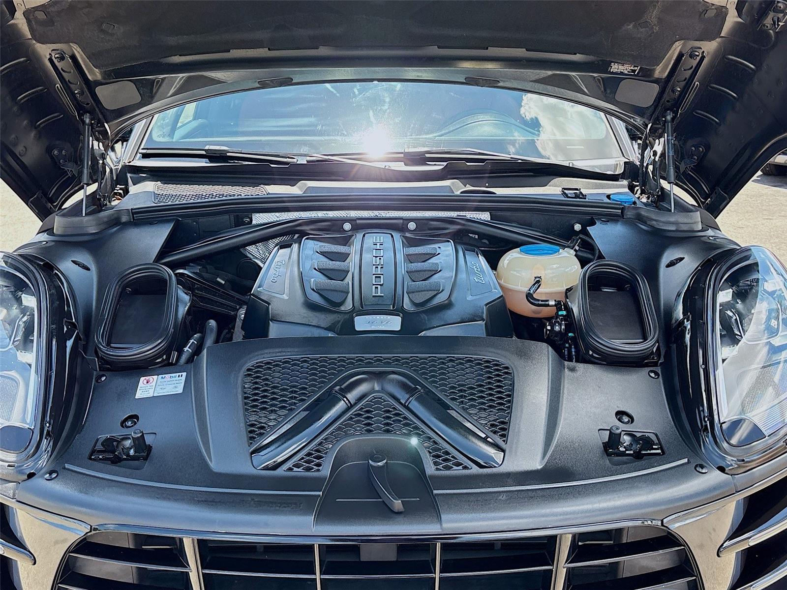 2017 Porsche Macan Turbo