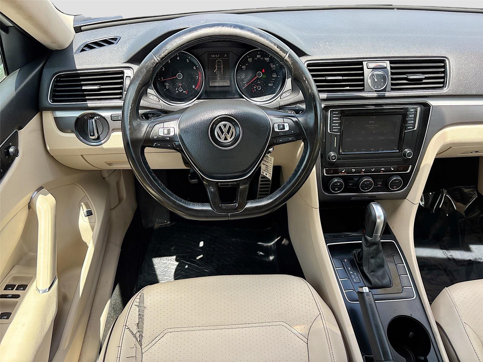 2017 Volkswagen Passat R-Line w/Comfort Pkg