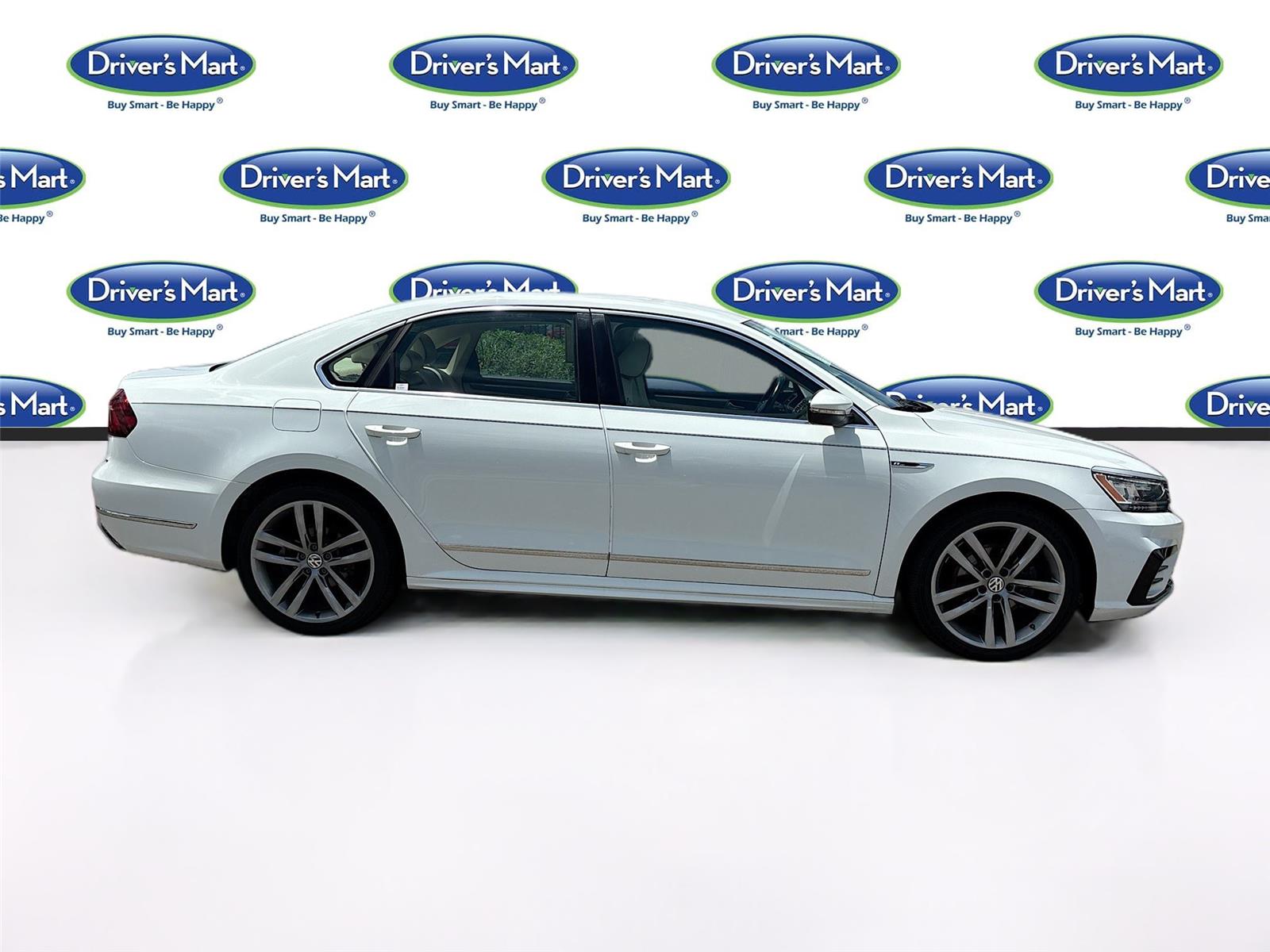 2017 Volkswagen Passat R-Line w/Comfort Pkg