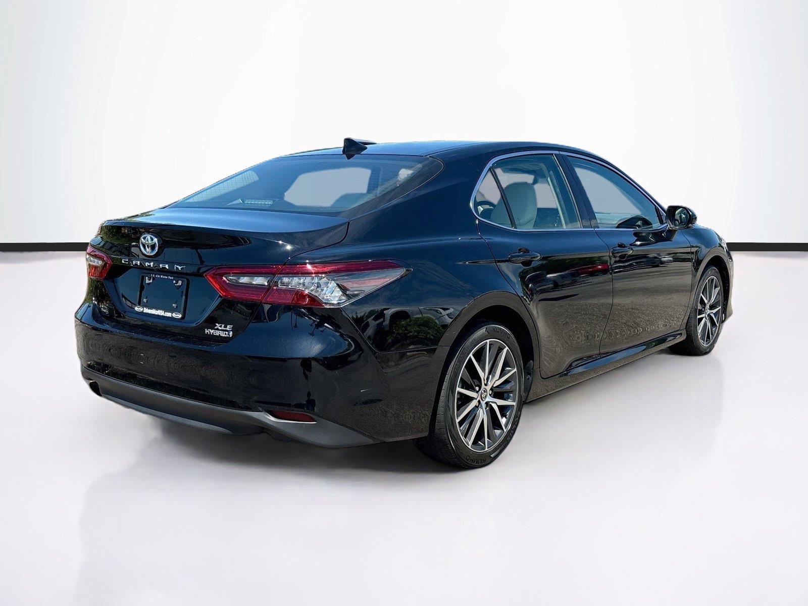 2023 Toyota Camry Hybrid XLE