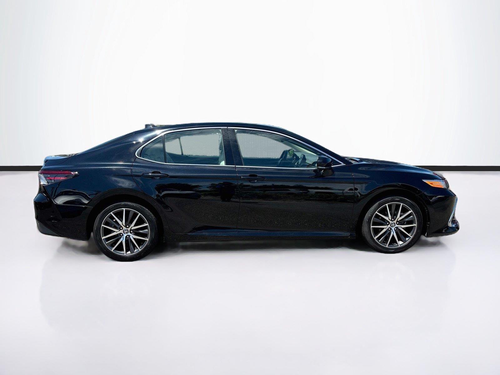 2023 Toyota Camry Hybrid XLE