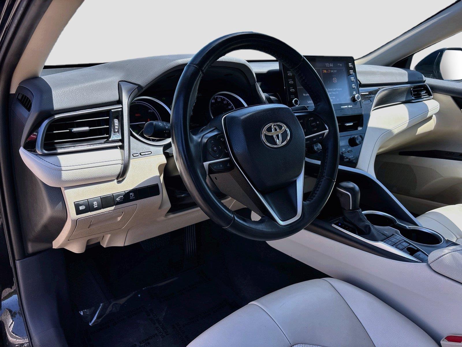 2023 Toyota Camry Hybrid XLE