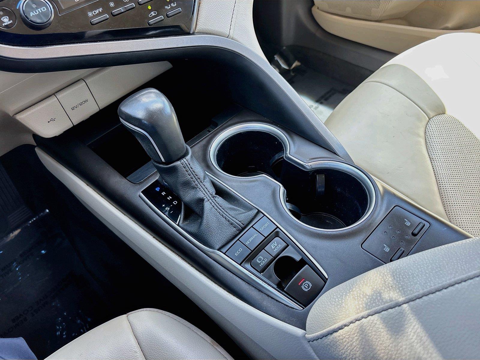 2023 Toyota Camry Hybrid XLE