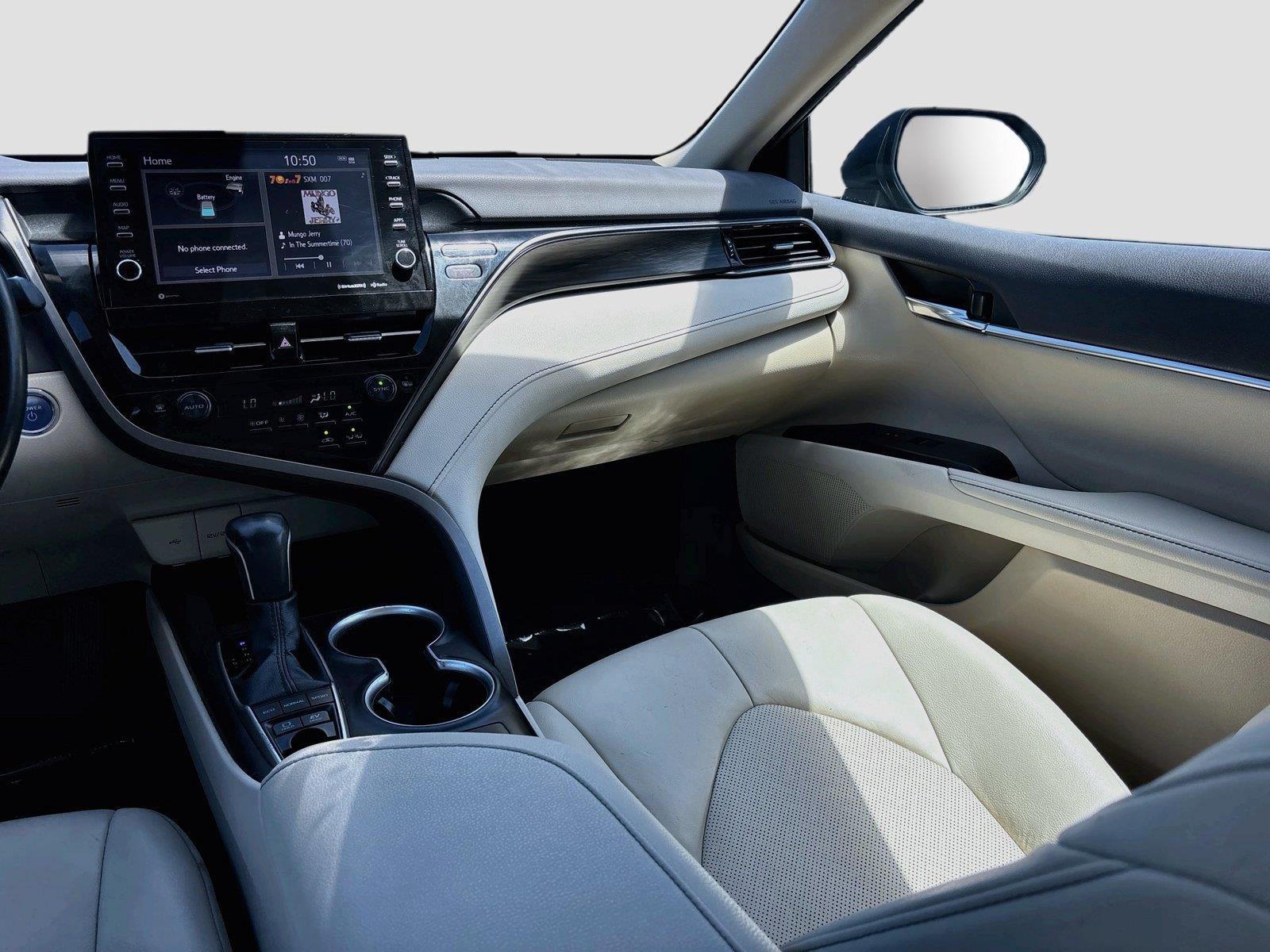 2023 Toyota Camry Hybrid XLE