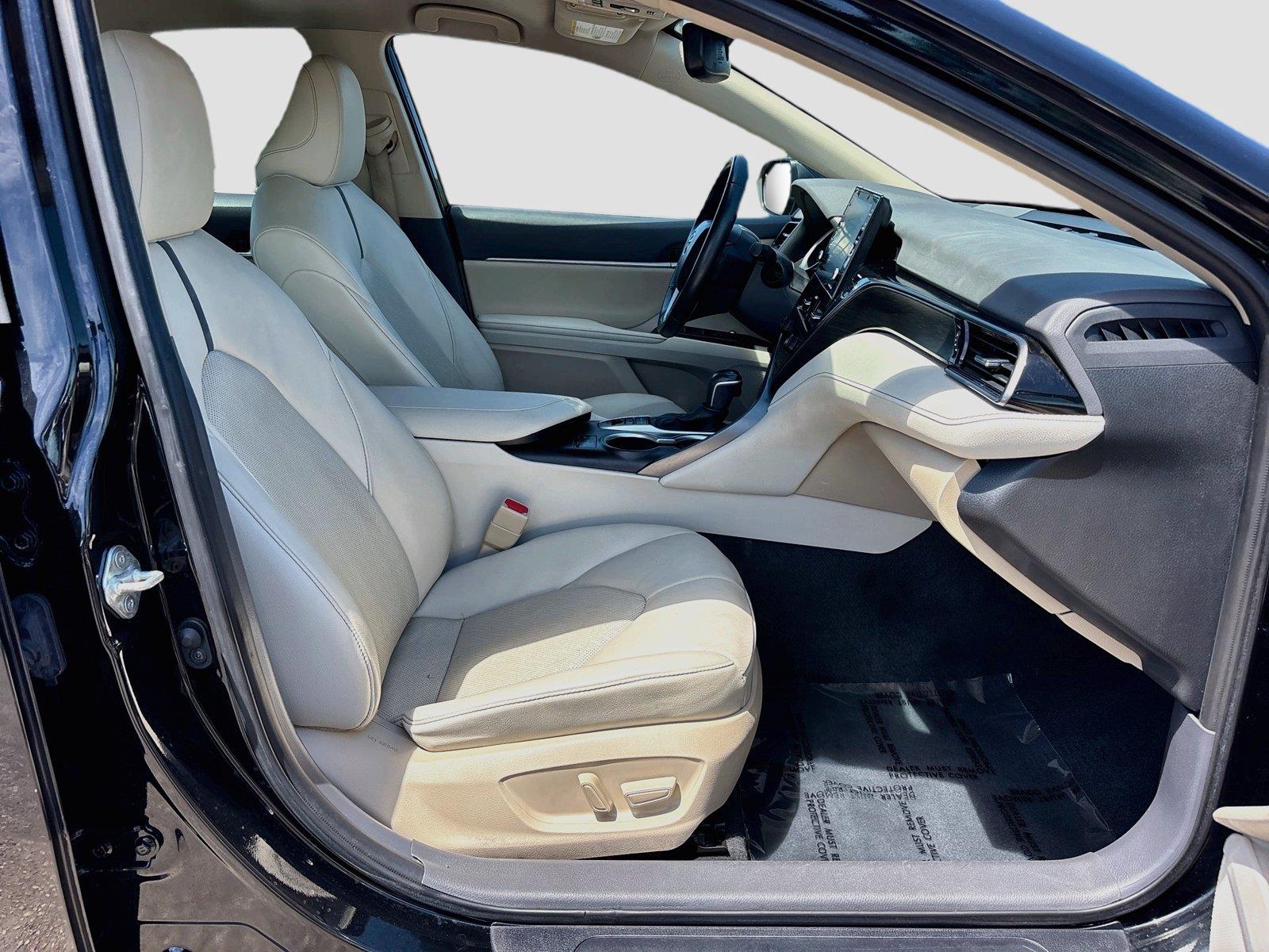 2023 Toyota Camry Hybrid XLE