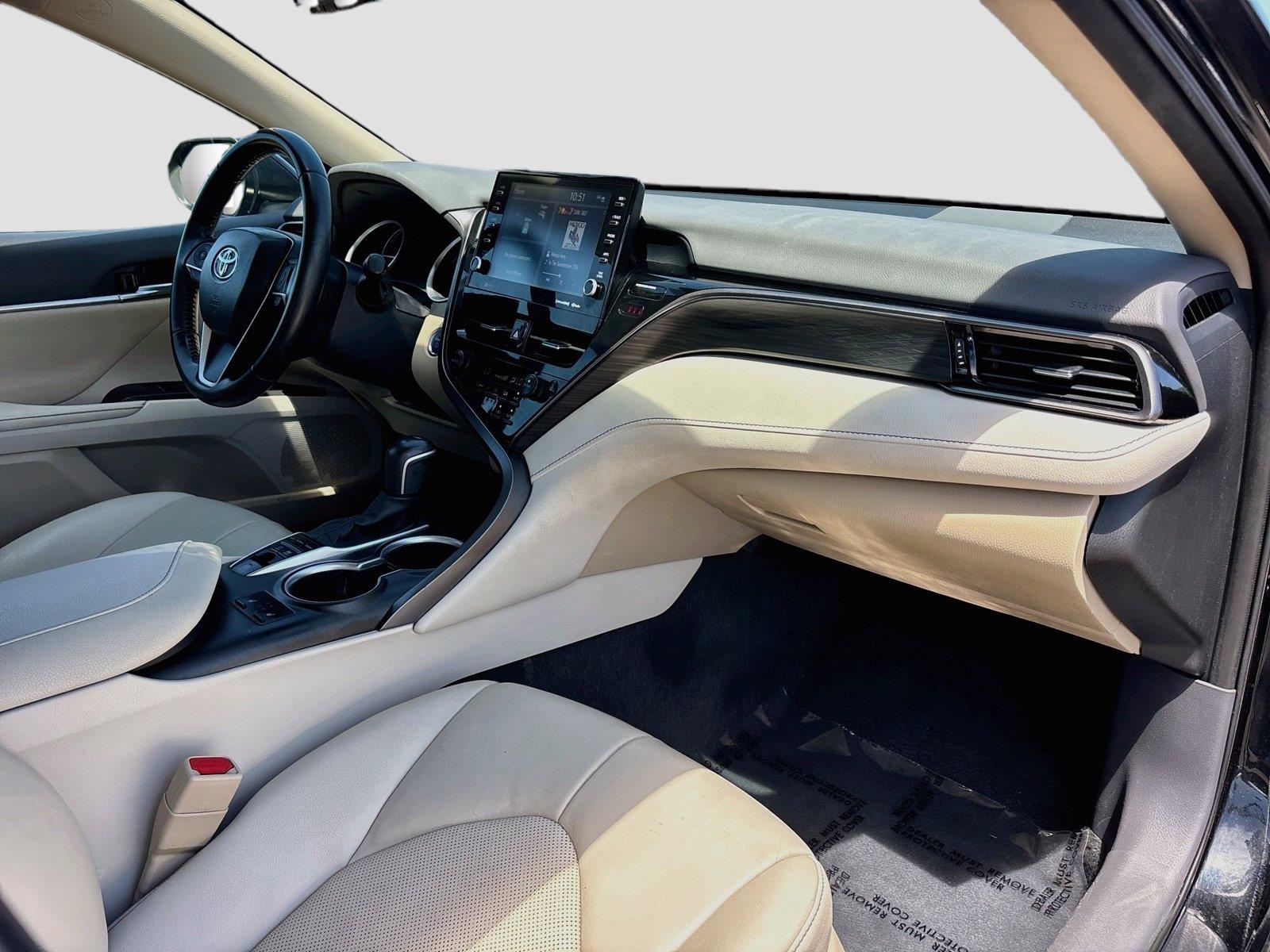 2023 Toyota Camry Hybrid XLE