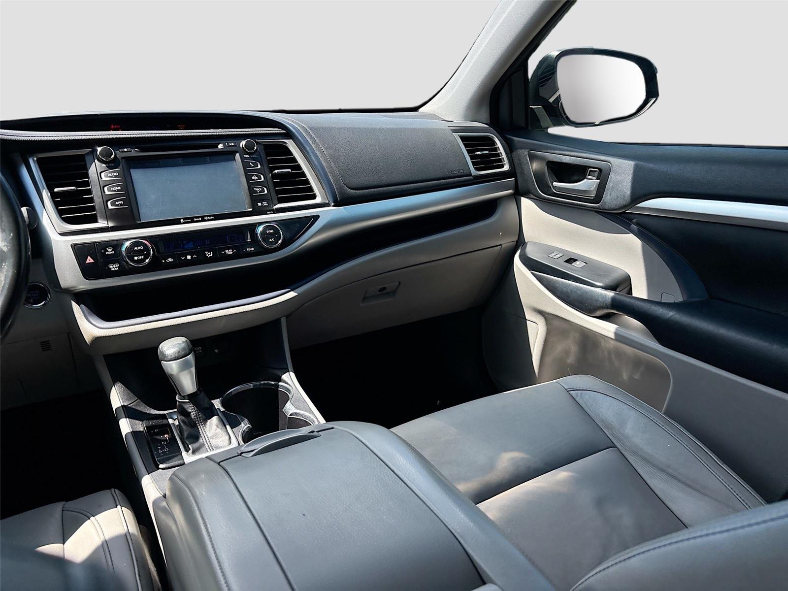 2017 TOYOTA HIGHLANDER SE/X