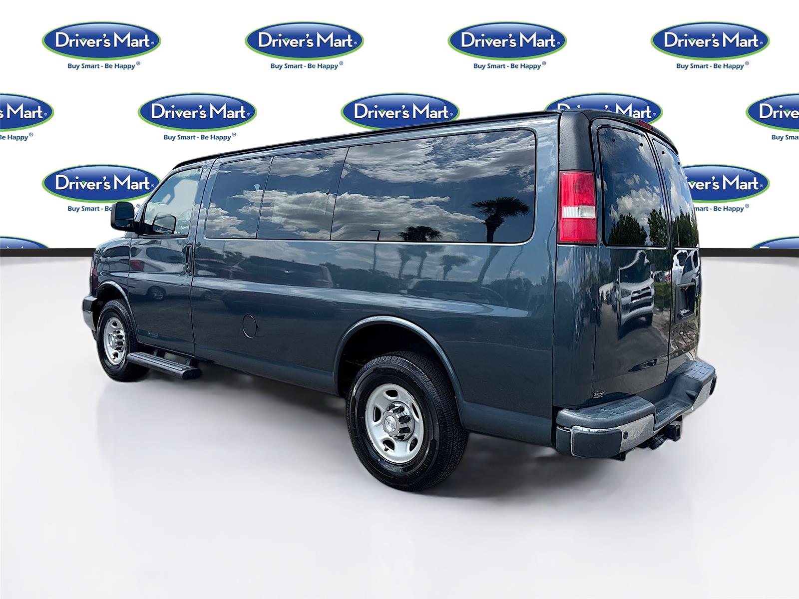 2019 Chevrolet Express Passenger LT