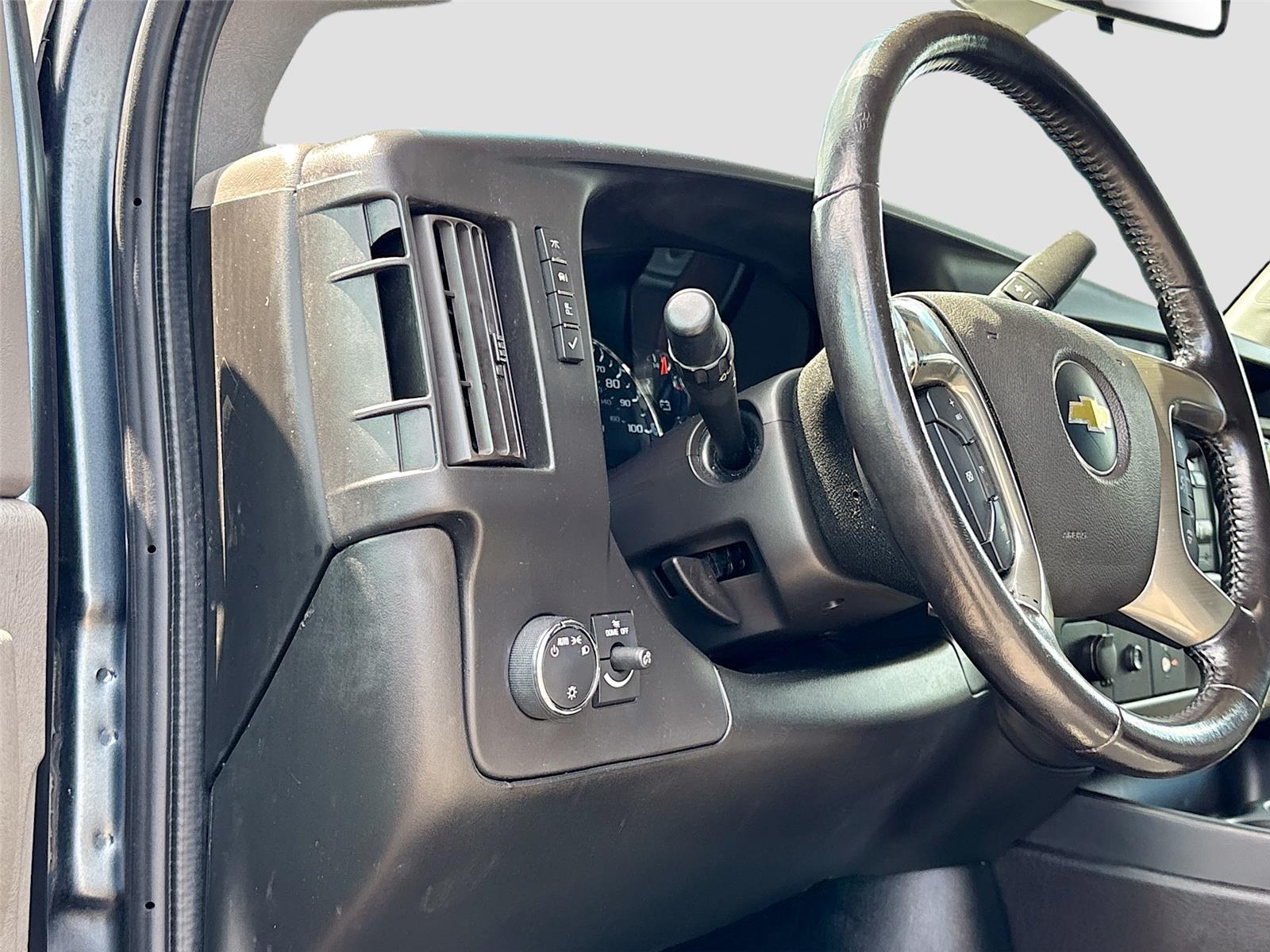 2019 Chevrolet Express Passenger LT