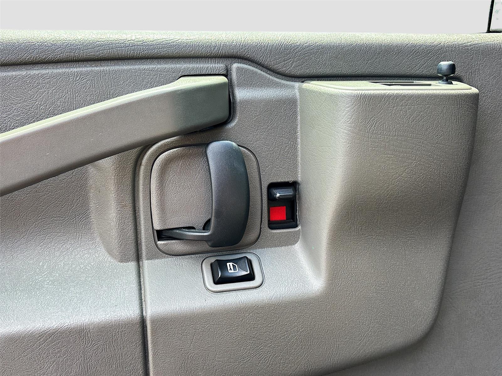 2019 Chevrolet Express Passenger LT
