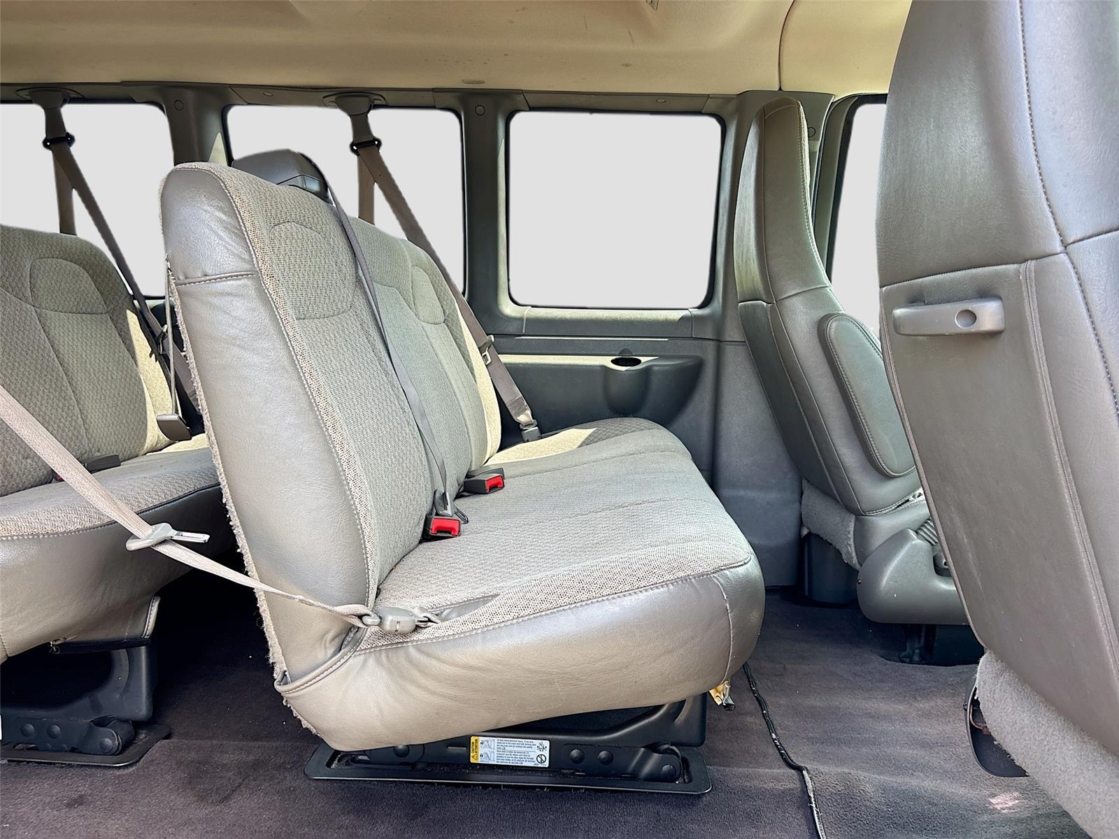 2019 Chevrolet Express Passenger LT