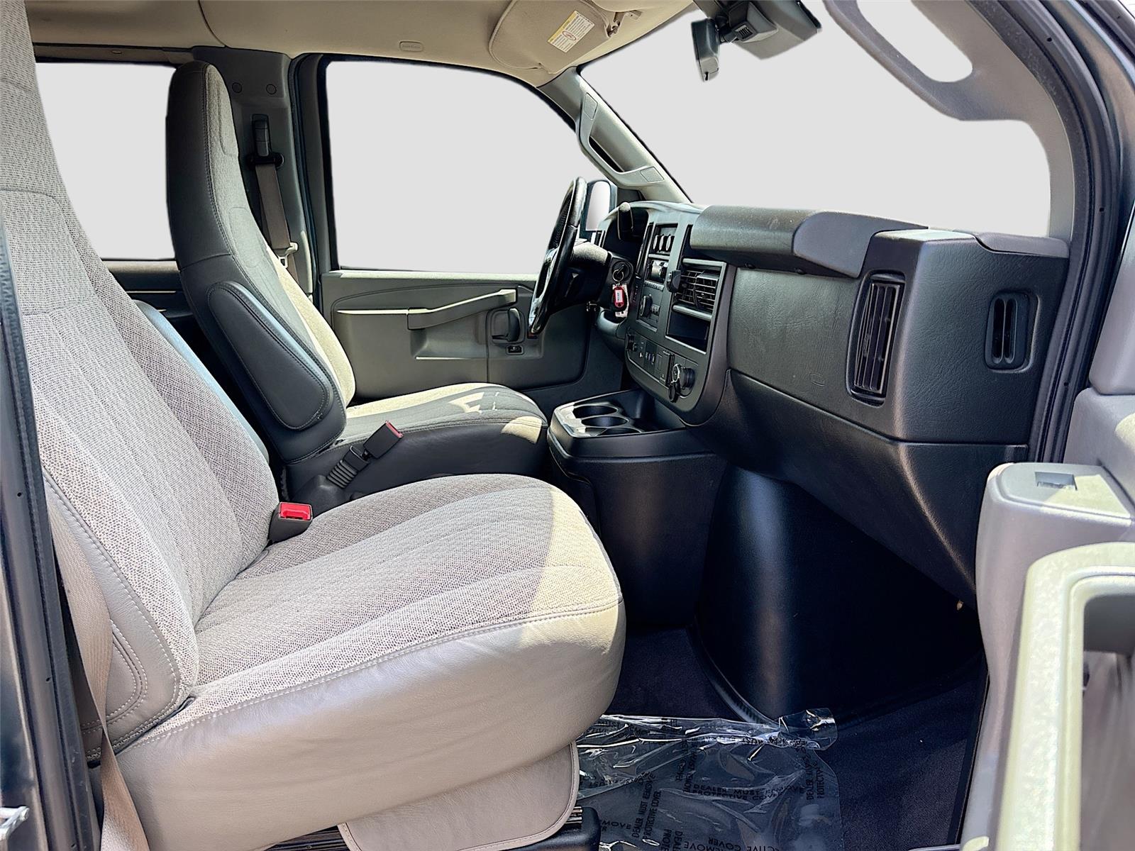 2019 Chevrolet Express Passenger LT