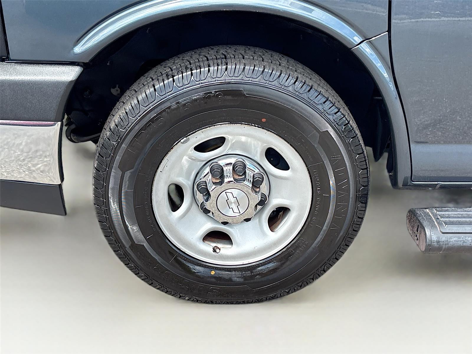 2019 Chevrolet Express Passenger LT