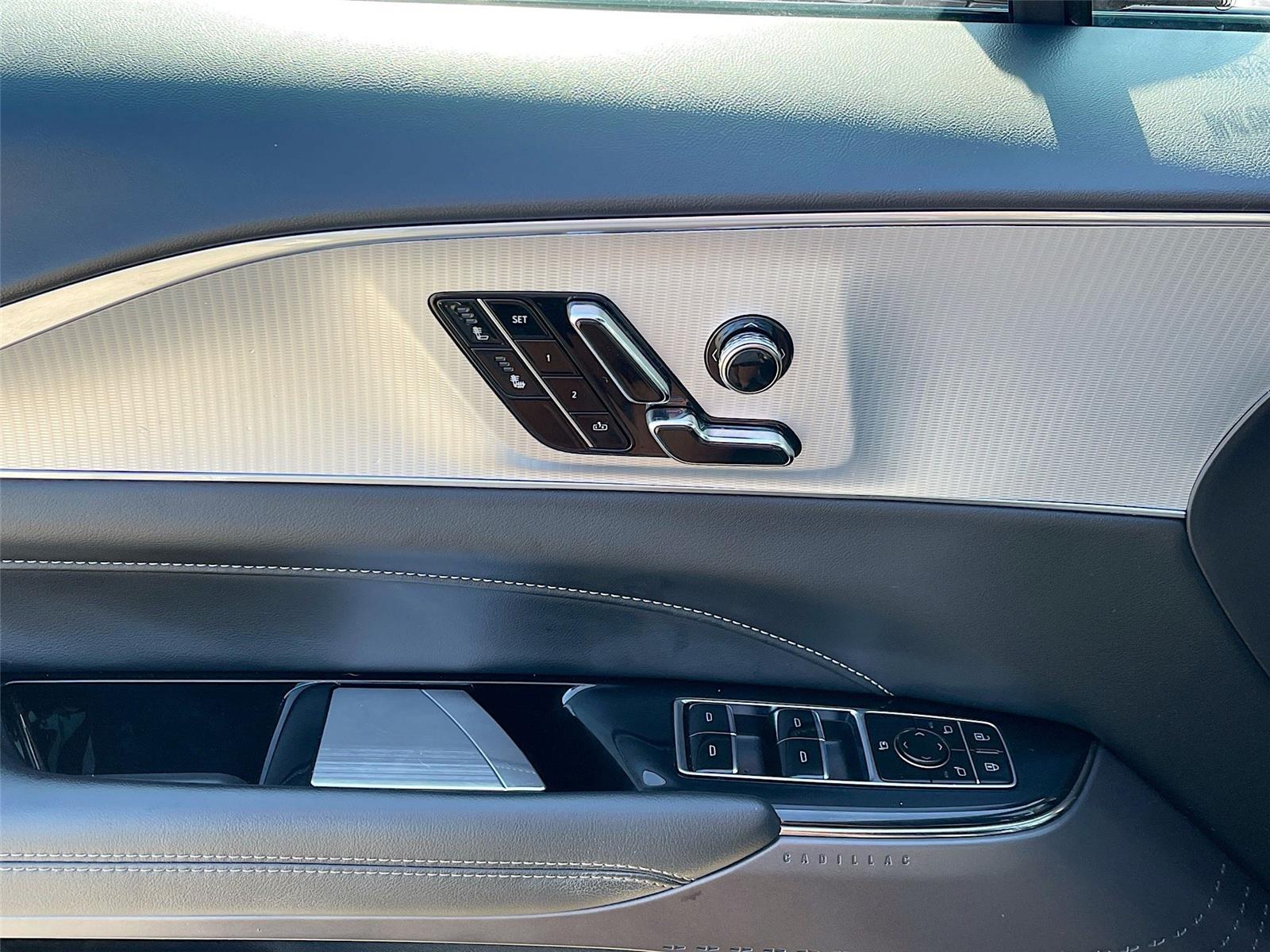 2024 Cadillac LYRIQ Tech